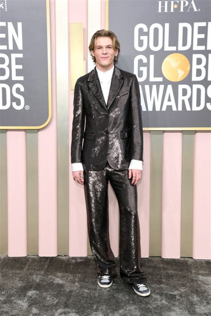 2018 Kids’ Choice Awards Men’s Fashion — See Red Carpet’s Hottest Hunks