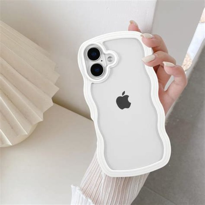 5 Stylish & Practical Cases For The New iPhone That You Need This Year Under $30