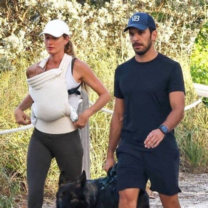 7 Pregnant Celebrities Rocking Daisy Dukes With Baby Bumps– Gisele Bundchen & More
