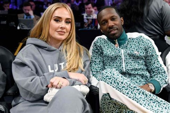 Adele FaceTimes Surprised Fans With BF Rich Paul After Cancelling Las Vegas Shows — Watch