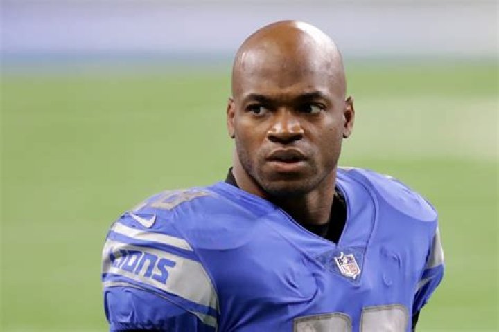 Adrian Peterson – Hollywood Life