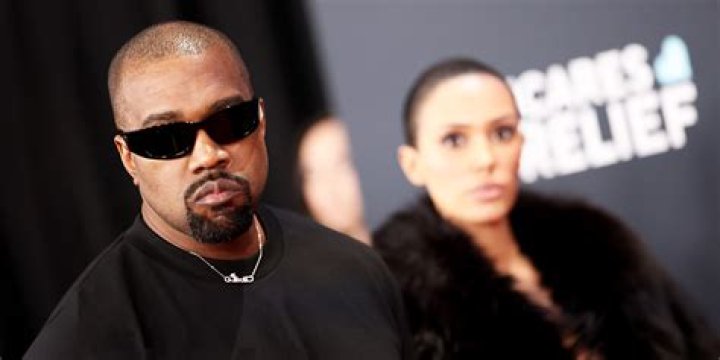 Ariana Grande Not Featured On Kanye West’s ‘Donda’: Listen – Hollywood Life