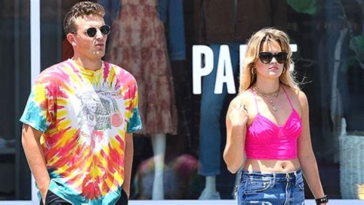 Ava Philippe Rocks Pink Crop Top On Date With BF Owen Mahoney – Hollywood Life