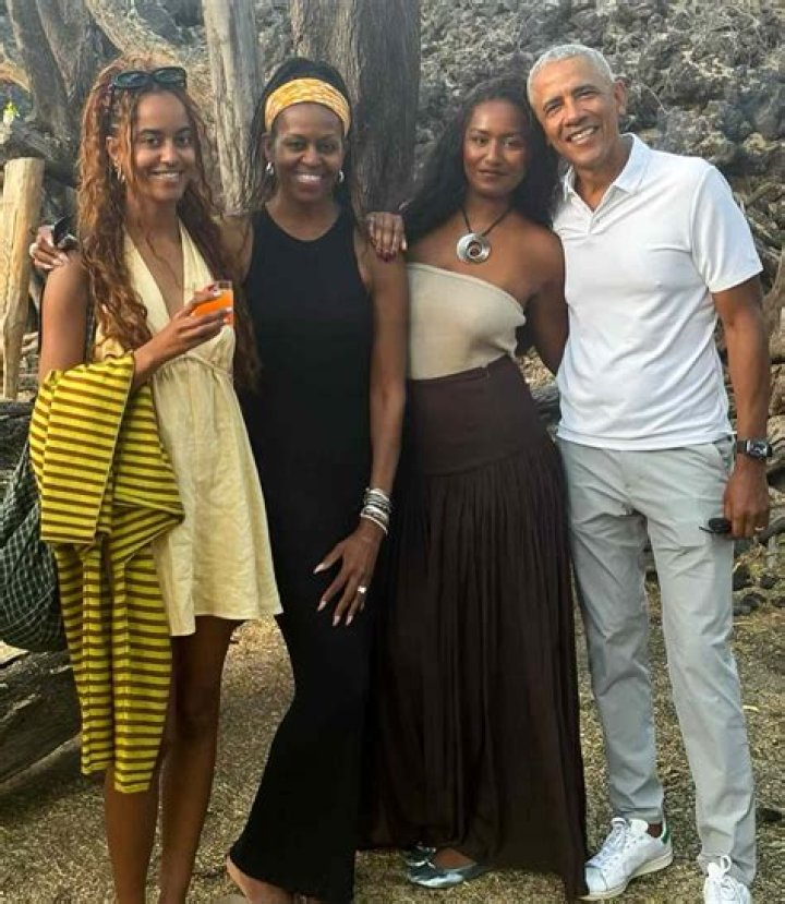 Barack Obama Jokes Daughters Sasha, 20, & Malia, 22, Are ‘Afraid Of Michelle’