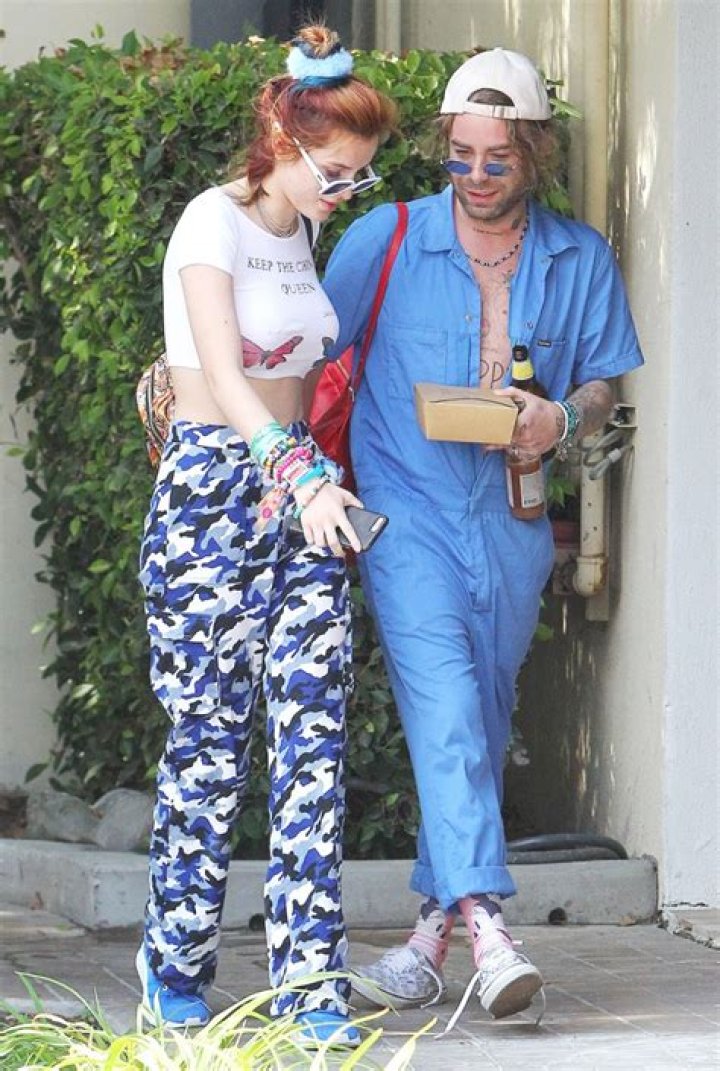 Bella Thorne’s Hottest 2017 Romances: PICS