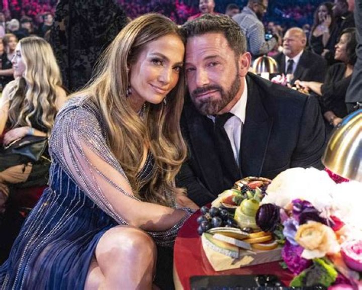 Ben Affleck Directs Jennifer Lopez’s ‘On My Way’ Remix Video – Hollywood Life