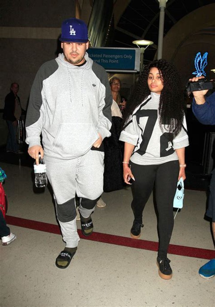 Blac Chyna & Rob Kardashian Visit Grave Of Robert — Their Emotional Trip – Hollywood Life