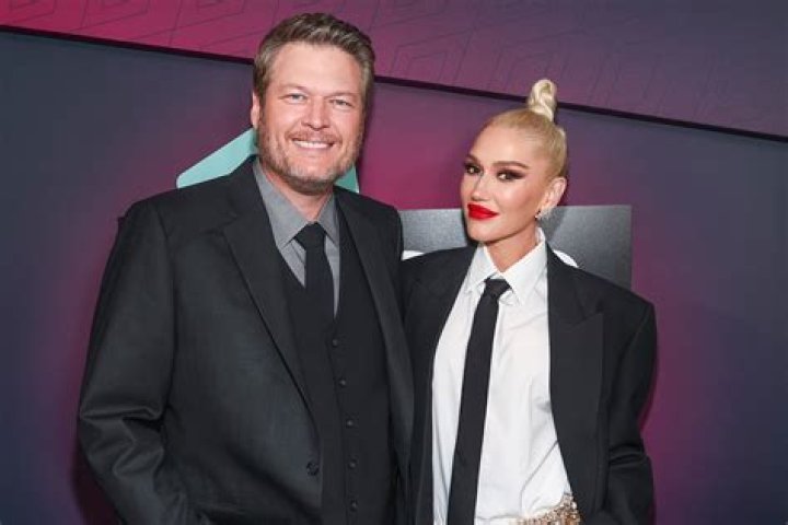 Blake Shelton & Gwen Stefani Cozy Up Outside To Sing ‘Nobody But You’ For ACM Special