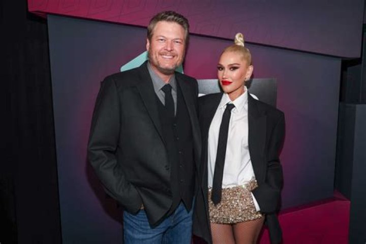 Blake Shelton & Gwen Stefani Kissing? Rumored Couple Has PDA-Filled Halloween – Hollywood Life