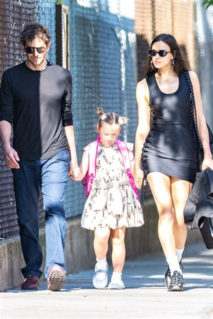 Bradley Cooper & Irina Shayk’s Daughter Lea Gets Ice Cream After Park Trip – Hollywood Life