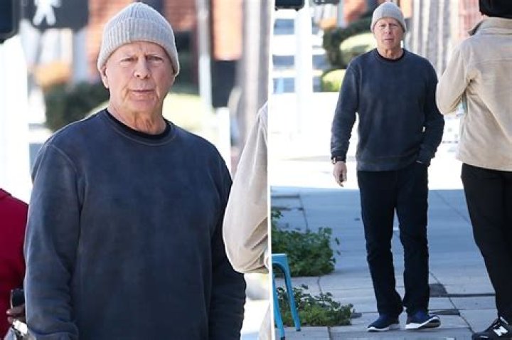 Bruce Willis Hangs Out With His Youngest Daughters In New Photo – Hollywood Life