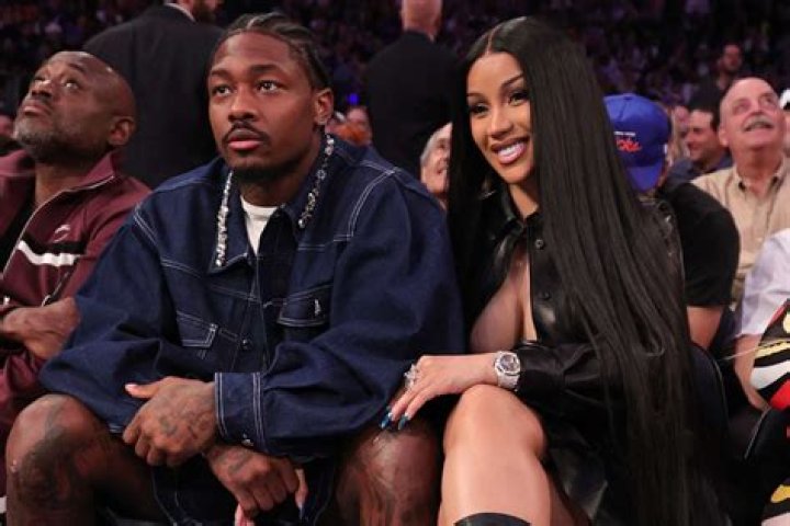 Cardi B Defends Herself Over Controversial Valentine’s Day Opinion – Hollywood Life