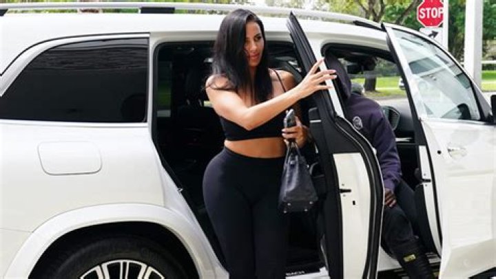Chaney Jones Twins With Kanye West In Boots & Workout Bra – Hollywood Life