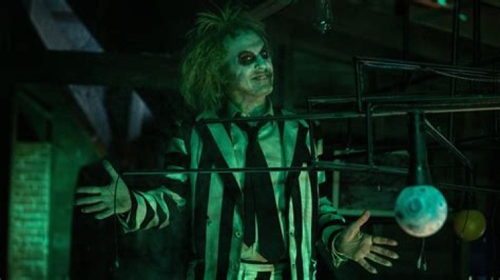 Channels Lydia From ‘Beetlejuice’ – Hollywood Life