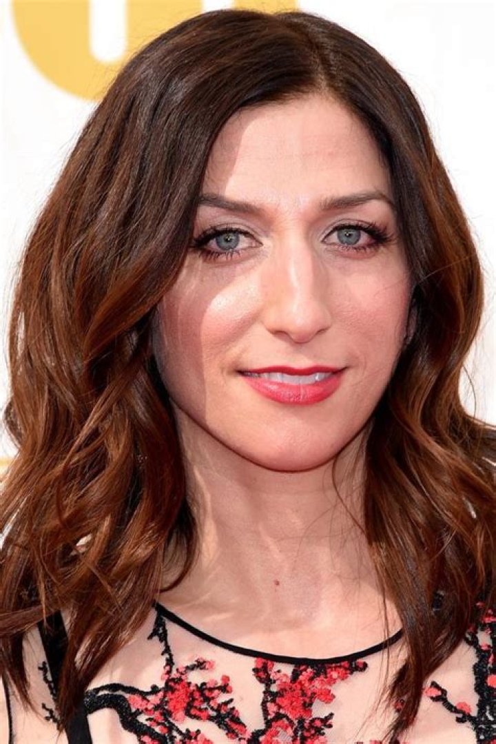 Chelsea Peretti Celebrity Profile – Hollywood Life