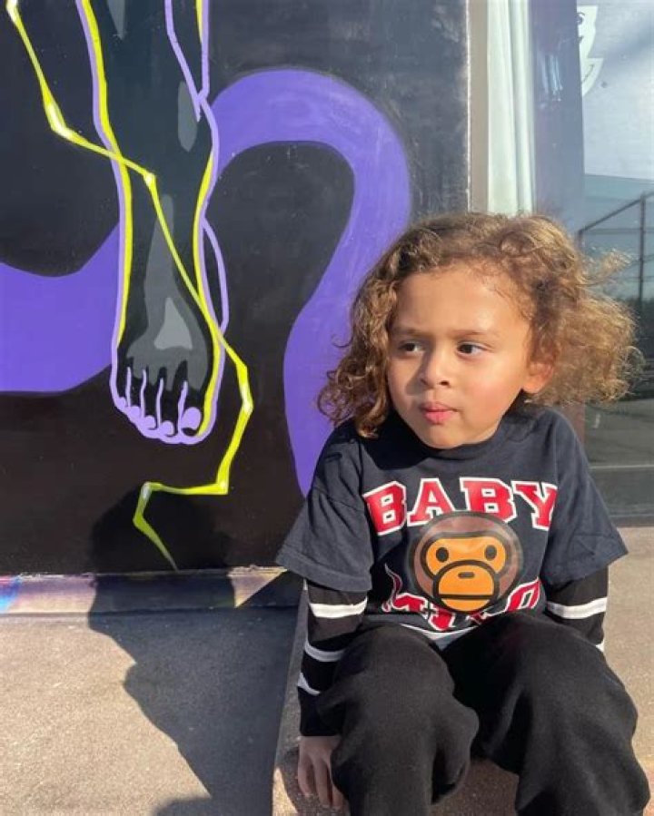 Chris Brown & Ammika Harris: How They’ve ’Reconnected’ By ‘Flirting From Afar’