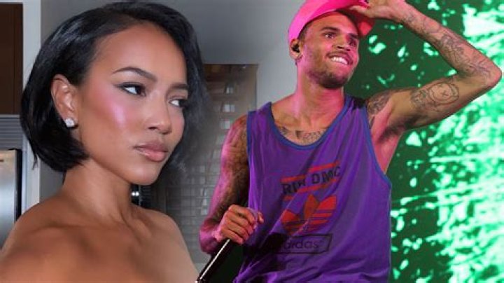 Chris Brown & Karrueche Tran FaceTime From The Toilet — Pic