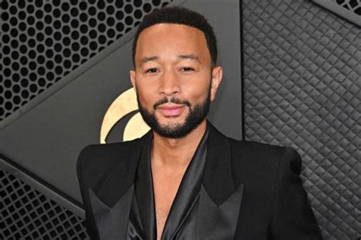 Chrissy Teigen Hilariously Repurposes John Legend’s Oscar For A ‘World’s Good Dad’ Award On Special