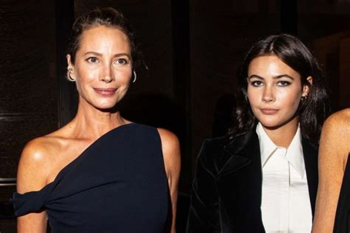 Christy Turlington’s Daughter Grace Poses With Her In New Photo – Hollywood Life