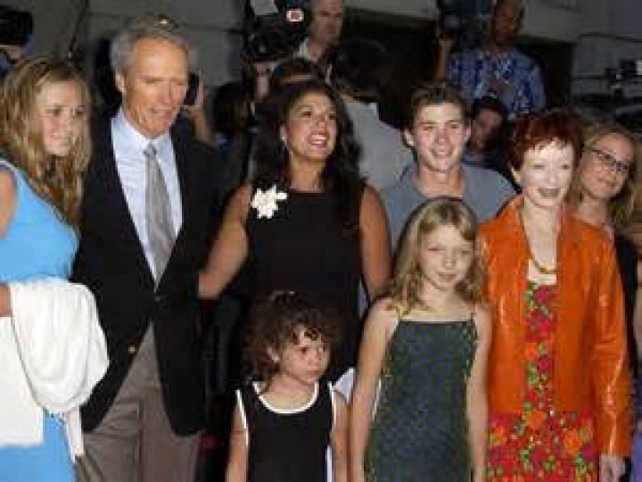 Clint Eastwood Poses With ‘Secret Daughter’ & His 8 Kids At Premiere – Hollywood Life