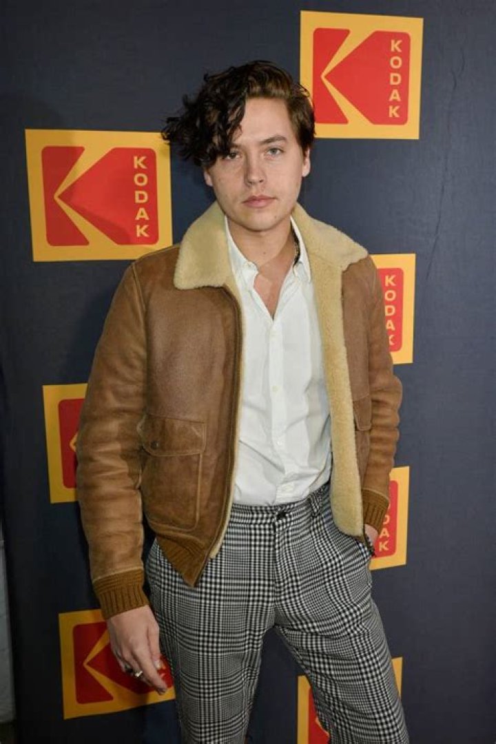 Cole Sprouse & Lili Reinhart Split: Details – Hollywood Life