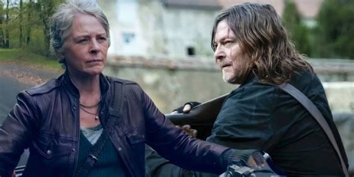 Daryl Saves Beth From Hospital in Season 5 – Hollywood Life