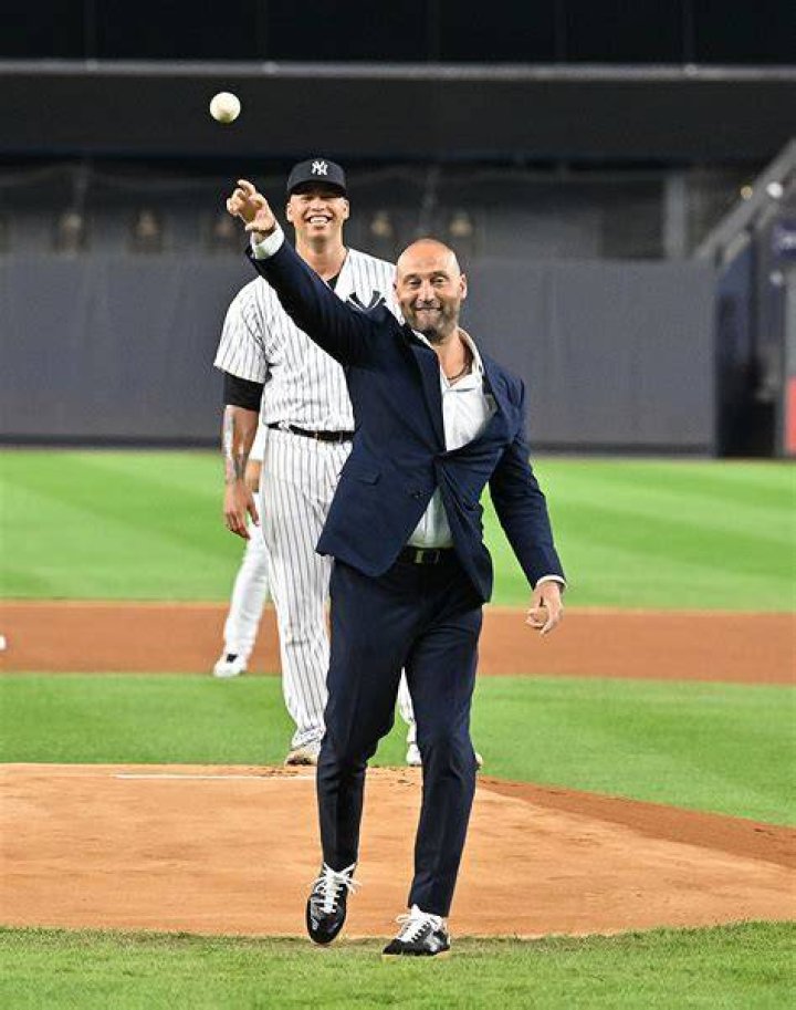 Derek Jeter — Photos Of The Yankees Player – Hollywood Life