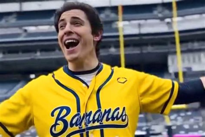 Derek Klena Reveals The Pandemic Allowed Him To ‘Re-Attack’ ‘Jagged Little Pill’ With ‘A New Mindset’