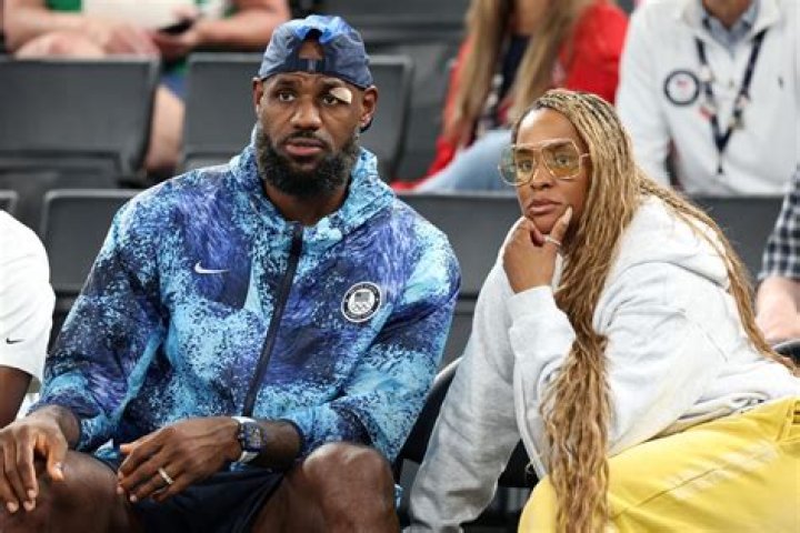 Did LeBron James' Girlfriend Savannah Brinson Sleep With Another NBA Player? – Hollywood Life