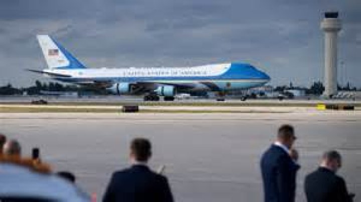 Donald Trump Gets Mocked After He Downgrades From Air Force One To Tiny Jet With Low Ceiling