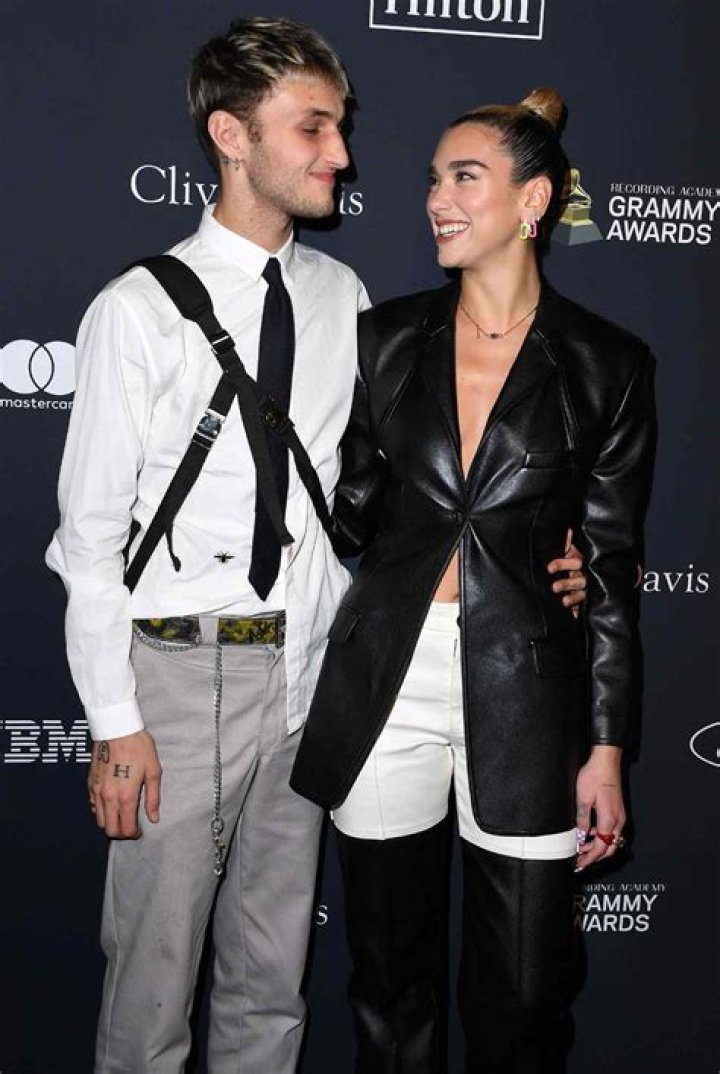 Dua Lipa & Anwar Hadid Make Out At The Dinner Table On Date Night — See Romantic Pics