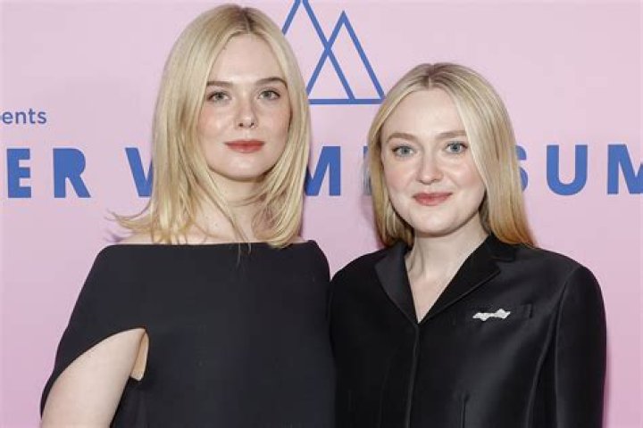 Elle Fanning’s Pink Hair Makeover – Pics – Hollywood Life