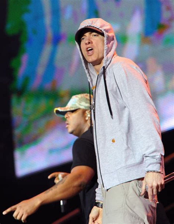 Eminem Disses Khloe Kardashian & Lamar Odom — Slim Shady Releases ‘Berzerk’ – Hollywood Life