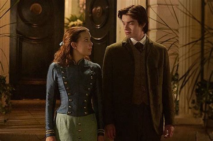 ‘Enola Holmes 2’ Louis Partridge On Enola & Tewkesbury Kiss: Exclusive – Hollywood Life