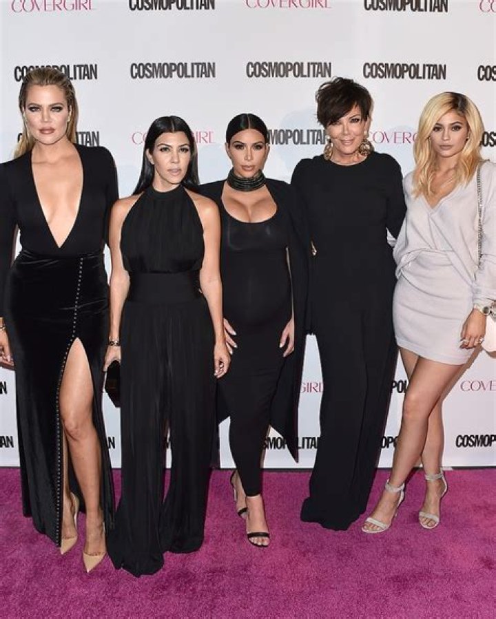 Famous Brothers & Sisters: Photos Of The Kardashians, Cyrus’ & More Celeb Siblings