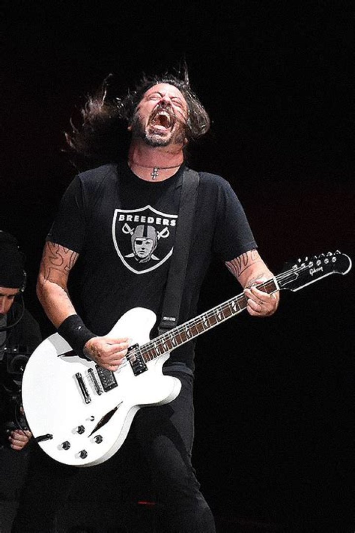 Foo Fighters, Alanis Morissette’s Tribute To Sinead O’Connor At Concert – Hollywood Life