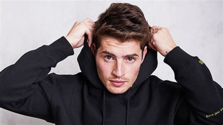 Gregg Sulkin Reveals How GF Michelle Randolph Helped With Gridlock – Hollywood Life