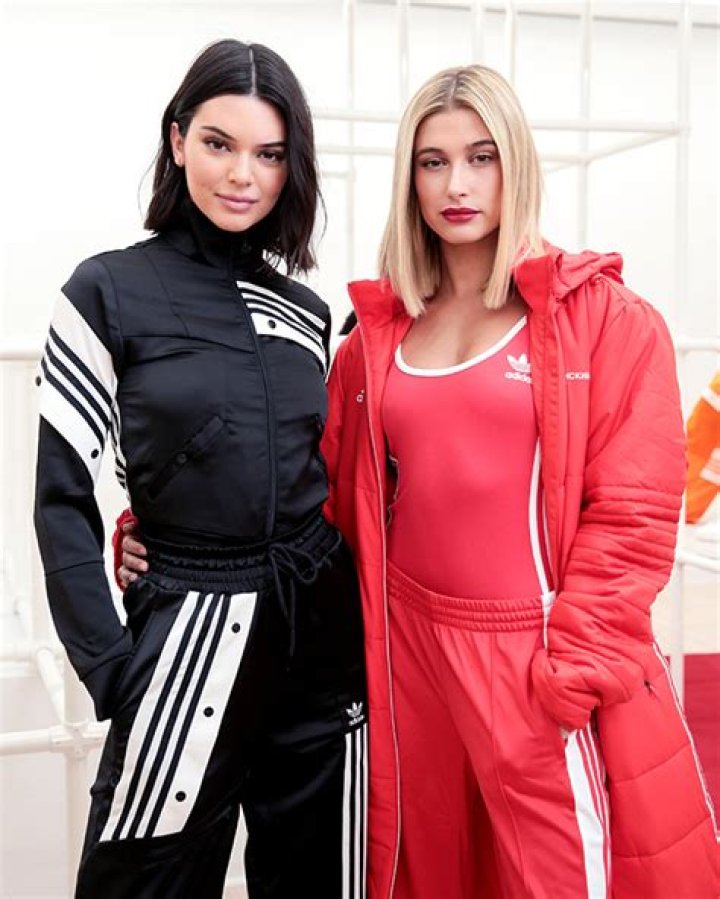 Hailey Bieber & Kendall Jenner Rock Black Dresses During Dinner Outing – Hollywood Life