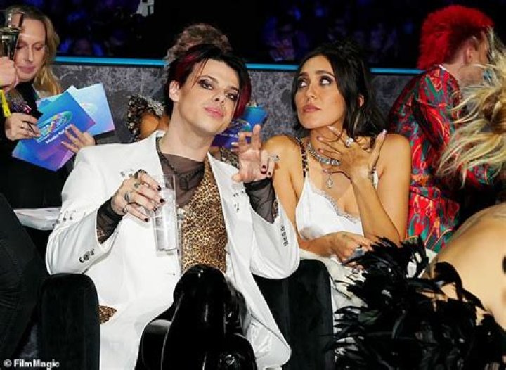 Halsey Twerks & Kisses BF Yungblud In Sexy Instagram Posts