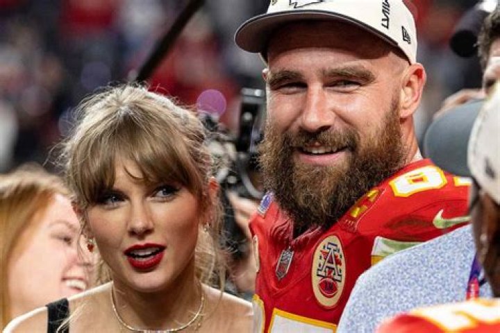 Harry Styles Parties With Cute Girls On Valentine’s — Over Taylor Swift?