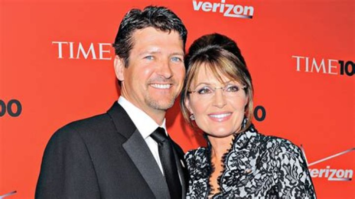 He Files For Divorce After 31 Years – Hollywood Life