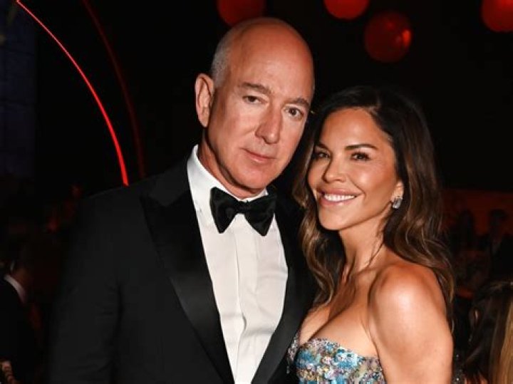 Jeff Bezos & Lauren Sanchez’s Relationship Timeline: From Secret Romance To Now