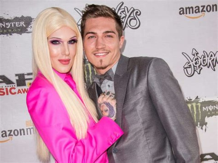 Jeffree Star & Boyfriend Nathan Schwandt Break Up – Hollywood Life