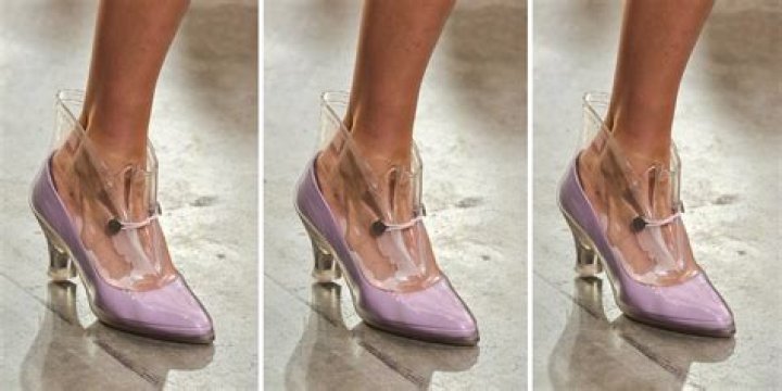 Jennifer Lopez Shows That You Can Wear This Summer Shoe With Anything