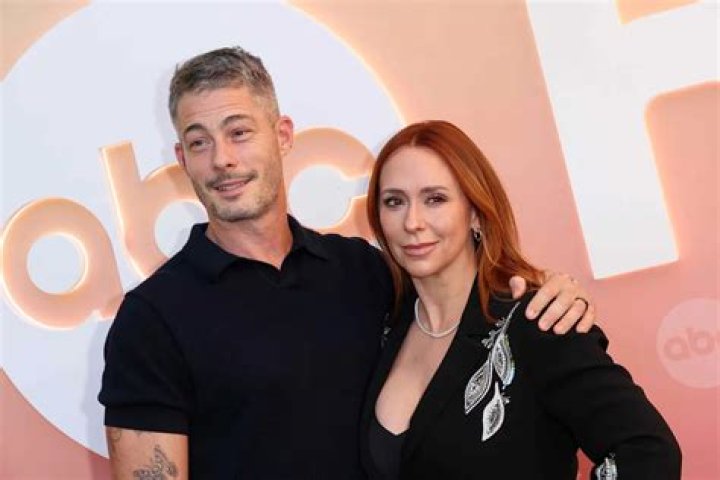 Jennifer Love Hewitt Gives Birth: Actress Welcomes 3rd Child With Husband Brian Hallisay