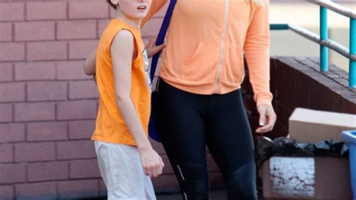 Jenny McCarthy’s Son’s Autism — She Responds To Report He Never Had Illness – Hollywood Life