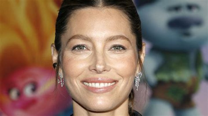 Jessica Biel’s Favorite Moisturizer Under Makeup for Hydration – Hollywood Life