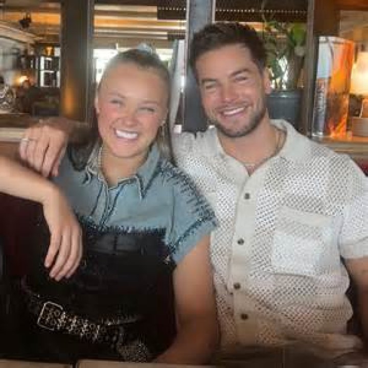 JoJo Siwa & Elliott Brown ‘Friends Forever’ — But Are They Dating? – Hollywood Life
