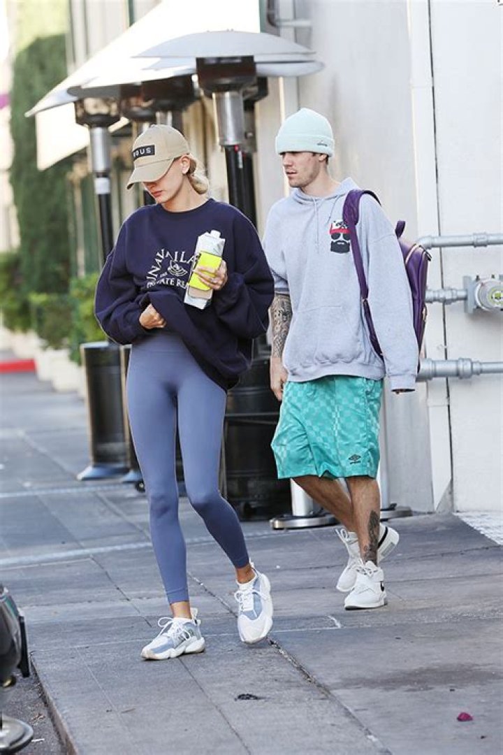 Justin Bieber & Hailey Baldwin Have Lunch Date After Selena Kisses Pal – Hollywood Life