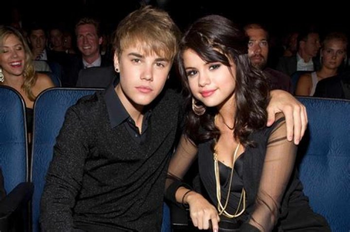 Justin Bieber & Selena Gomez Caught PDAing In Public — Pics & Video